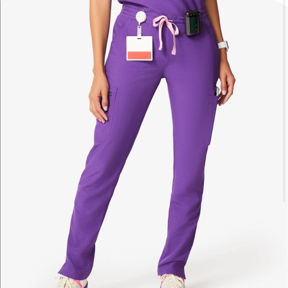 Figs Ultra Violet Yola